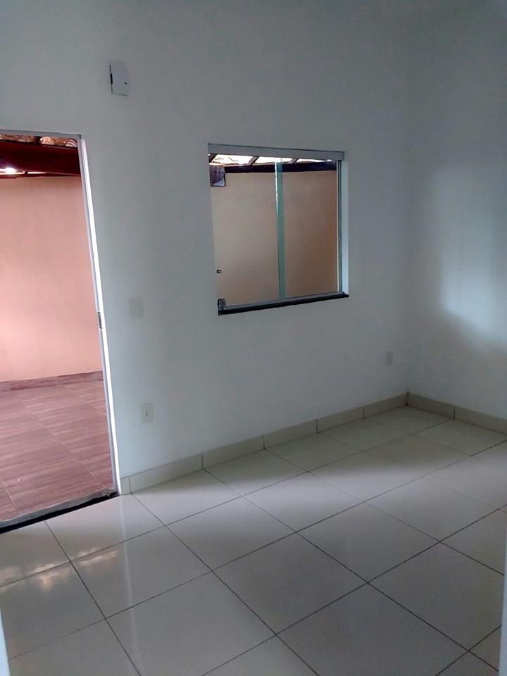 VENDO CASA DE DOIS QUARTOS NO BAIRRO JK 
